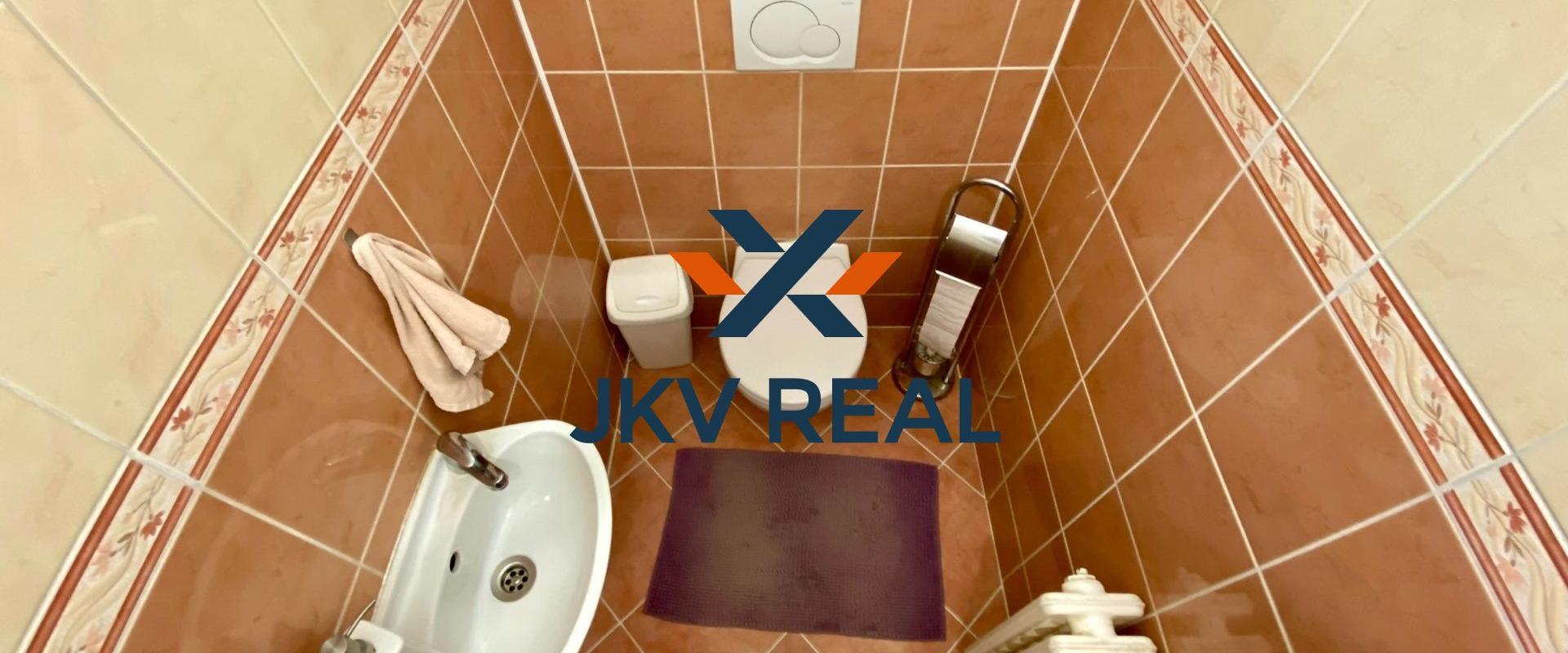 REZERVOVANÉ - RD Tomášov, zimná záhrada, 2x garáž, pozemok 800 m2 celopodpivničený