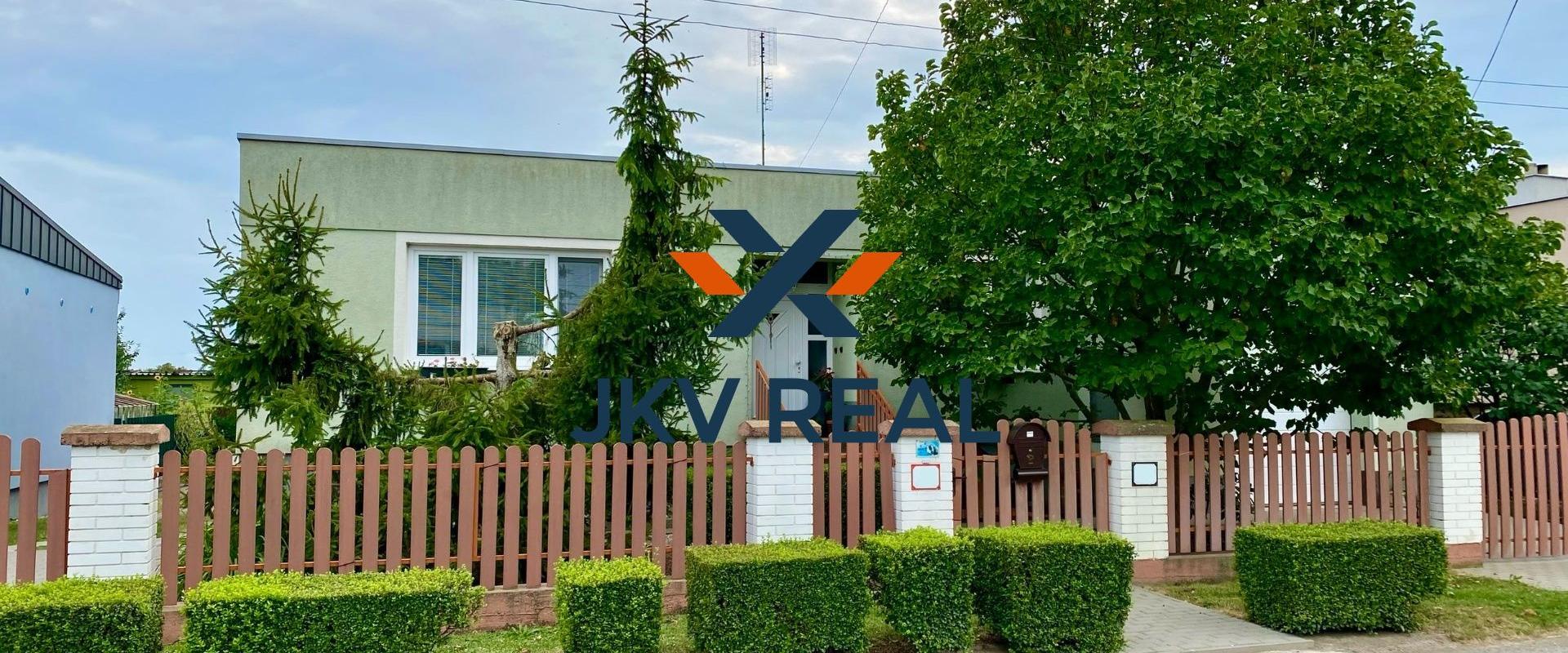 REZERVOVANÉ - RD Tomášov, zimná záhrada, 2x garáž, pozemok 800 m2 celopodpivničený