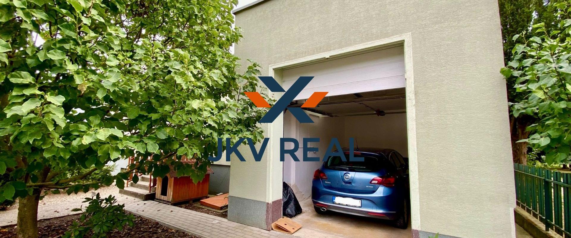 REZERVOVANÉ - RD Tomášov, zimná záhrada, 2x garáž, pozemok 800 m2 celopodpivničený