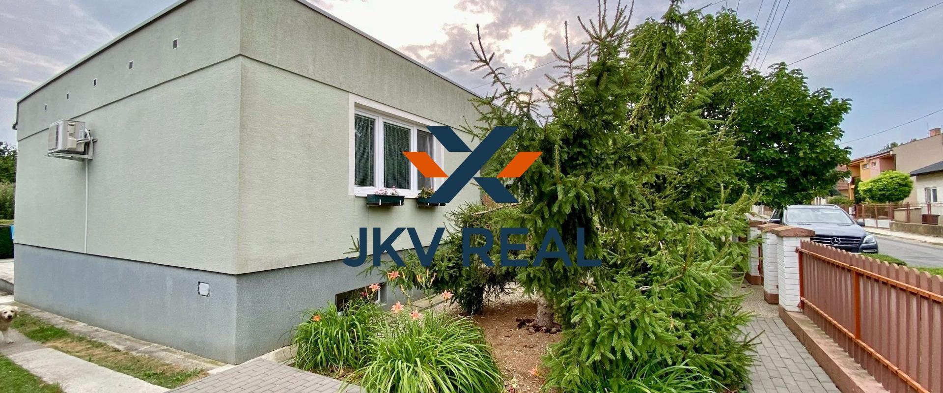 REZERVOVANÉ - RD Tomášov, zimná záhrada, 2x garáž, pozemok 800 m2 celopodpivničený