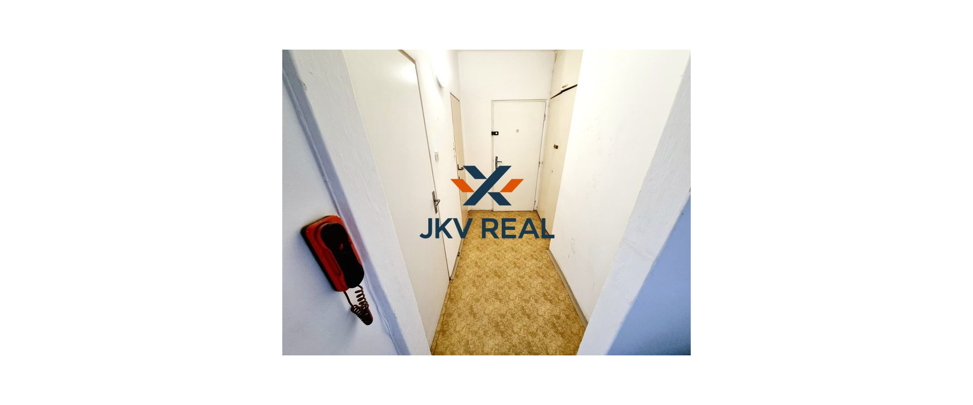 NA PREDAJ 3-IZB.BYT S VEĽKOU LOGGIOU S VÝHĽADOM NA KAMZÍK