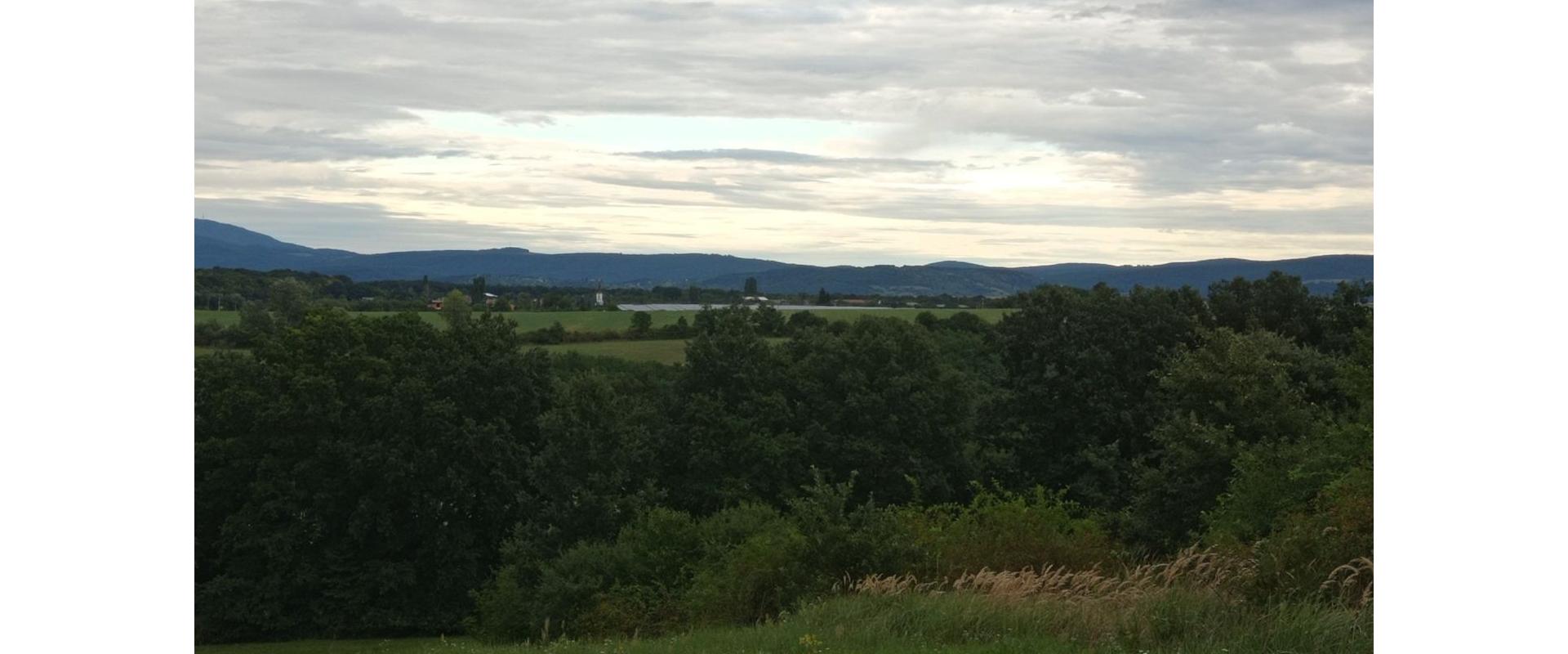 Chata na predaj obklopená zeleňou a pokojom v blízkosti Štiavnických vrchov