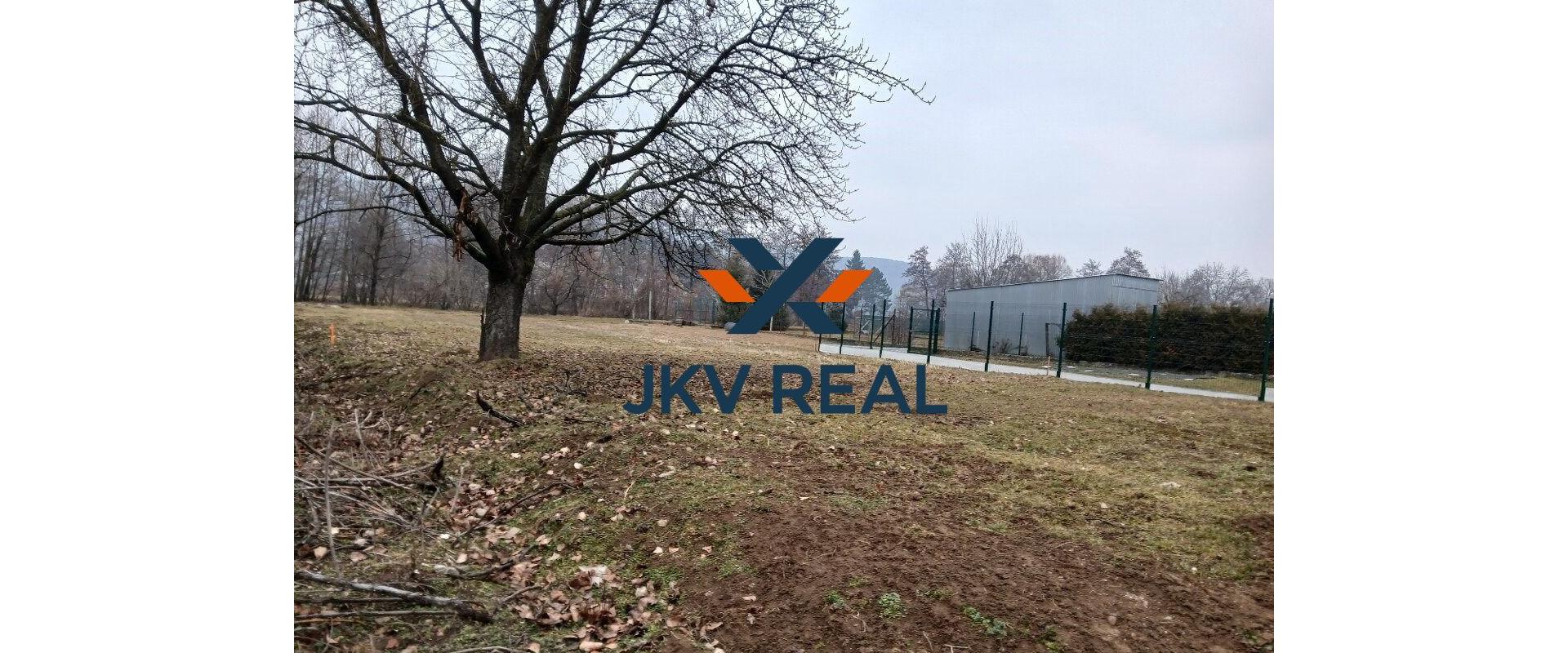 Ponúkame na predaj lukratívny pozemok v Nitrici