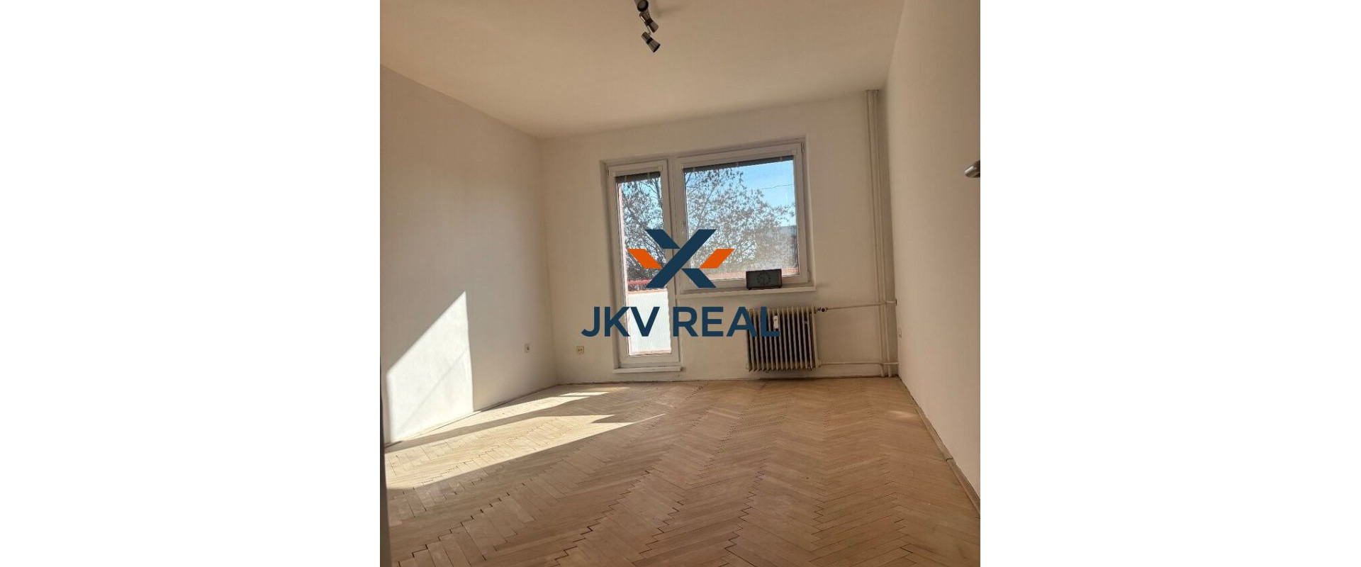 Ponúkame na predaj 2.5 izbový byt s balkónom