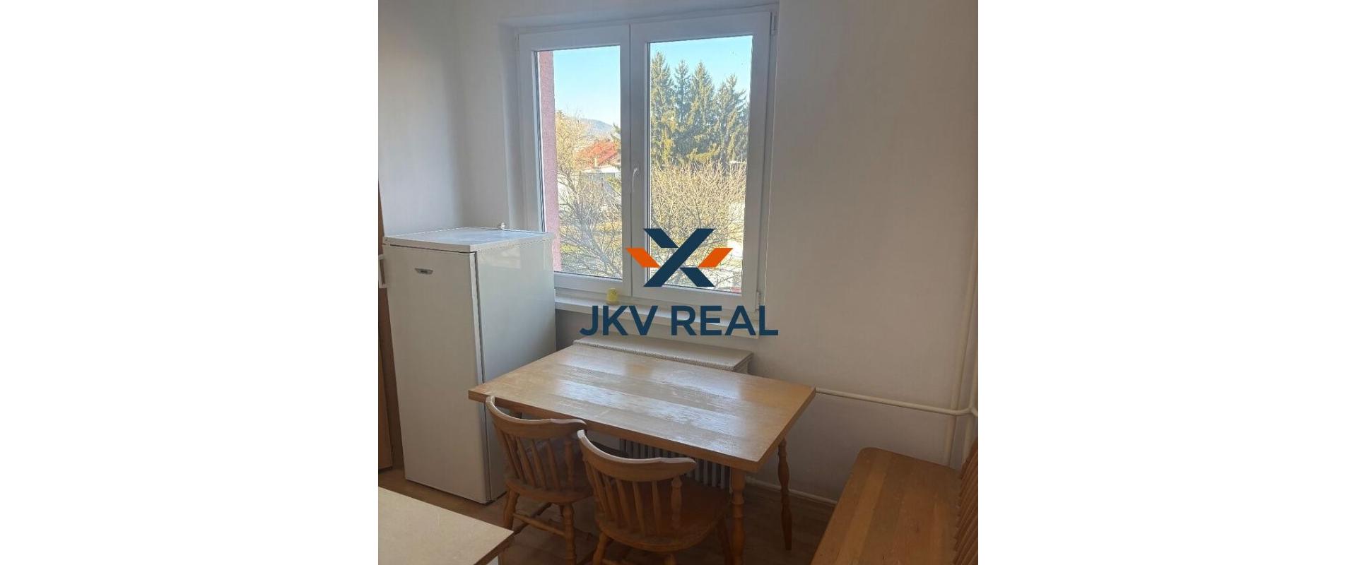 Ponúkame na predaj 2.5 izbový byt s balkónom