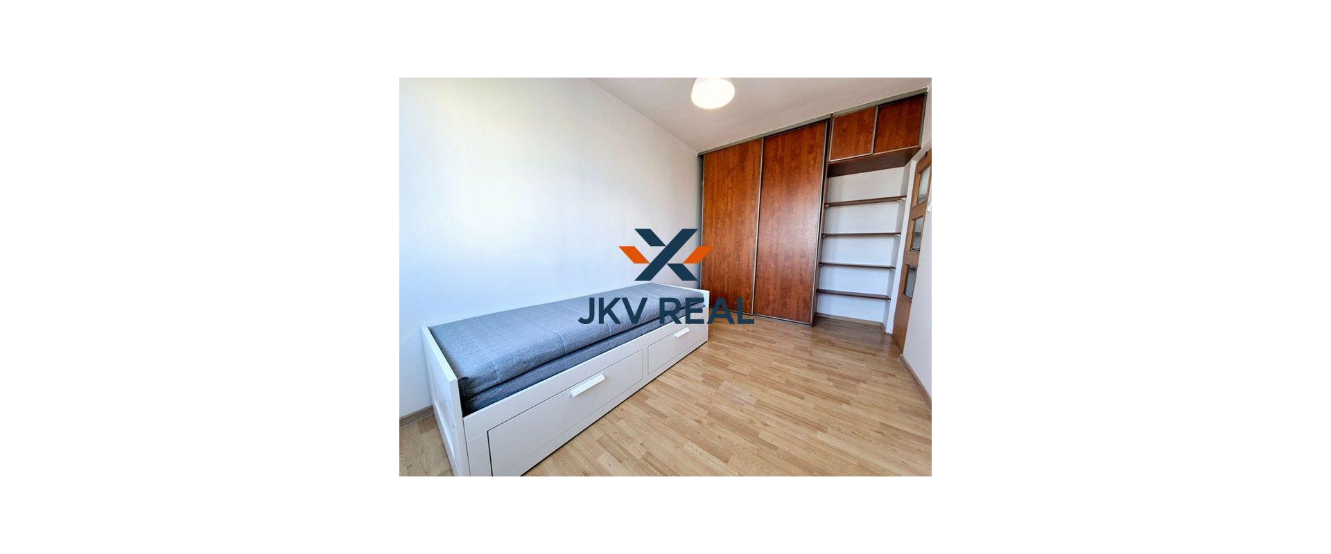 PRENÁJOM PRIESTRANNÝ 4-IZBOVÝ BYT S LOGGIOU, DÚBRAVKA, LANDAUOVA