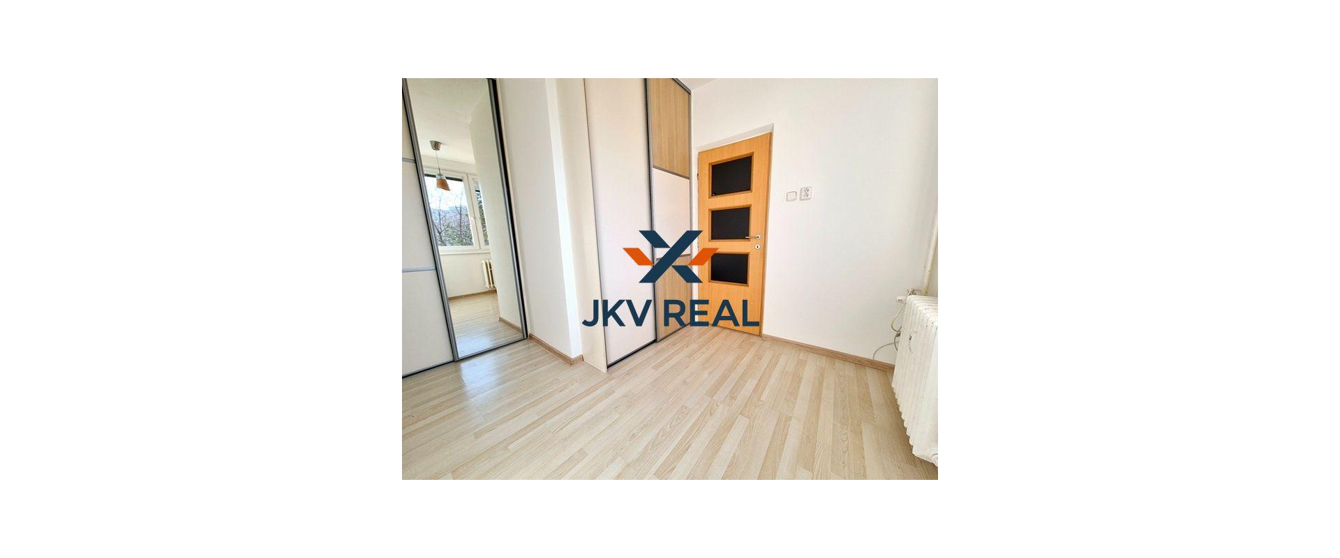 PRENÁJOM PRIESTRANNÝ 4-IZBOVÝ BYT S LOGGIOU, DÚBRAVKA, LANDAUOVA