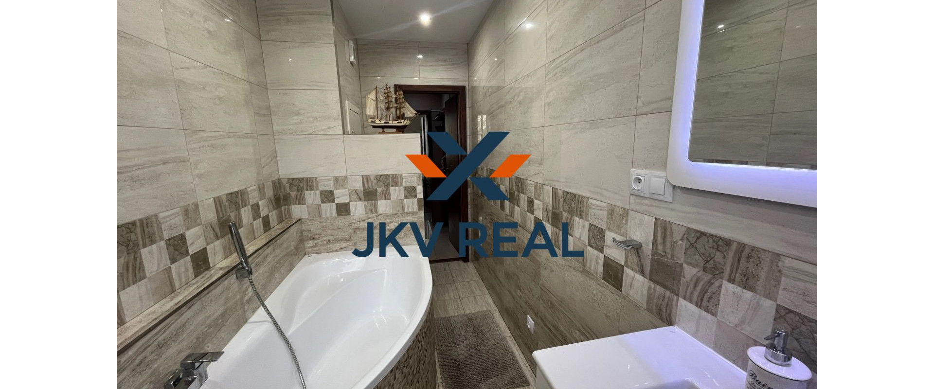 2- IZBOVÝ BYT 48m2 PIEŠŤANY - lokalita.PREDNÁDRAŽIE