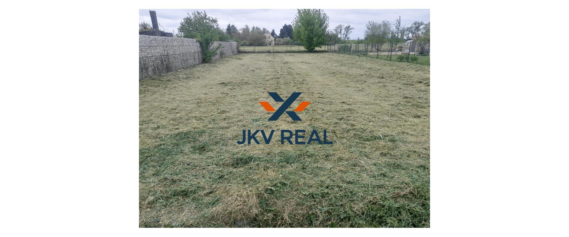 NA PREDAJ PEKNÝ STAVEBNÝ POZEMOK V KVETOSLAVOVE