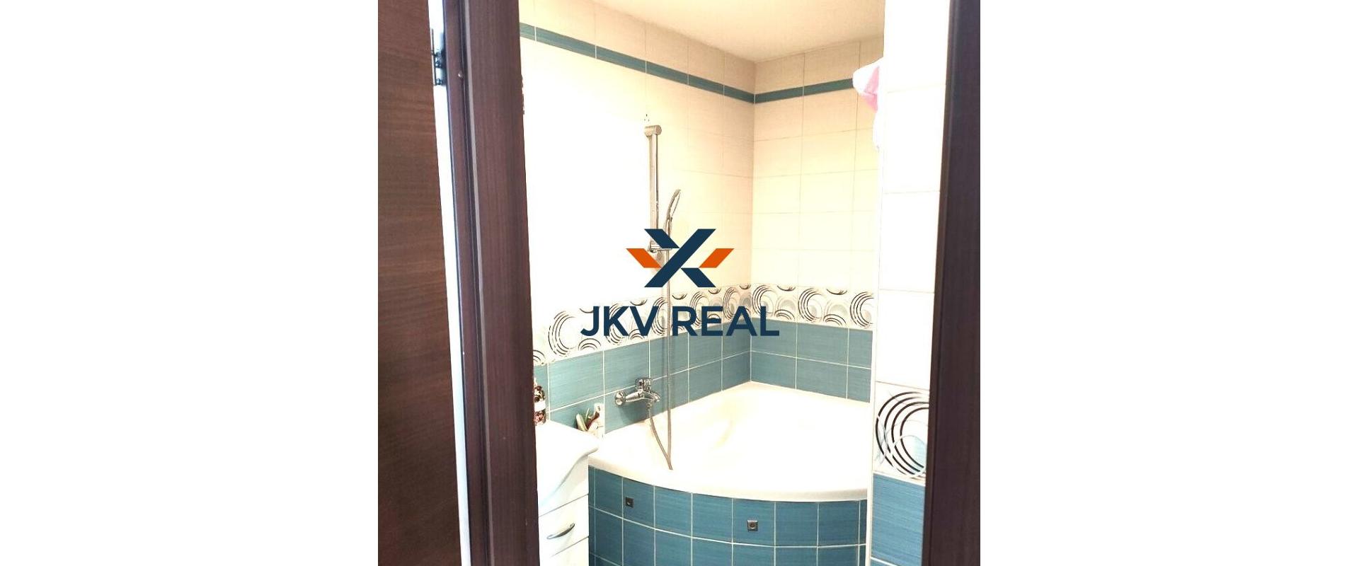 JKV REAL Vám ponúka pekný, priestranný 3 izbový byt na predaj v Centre Malaciek