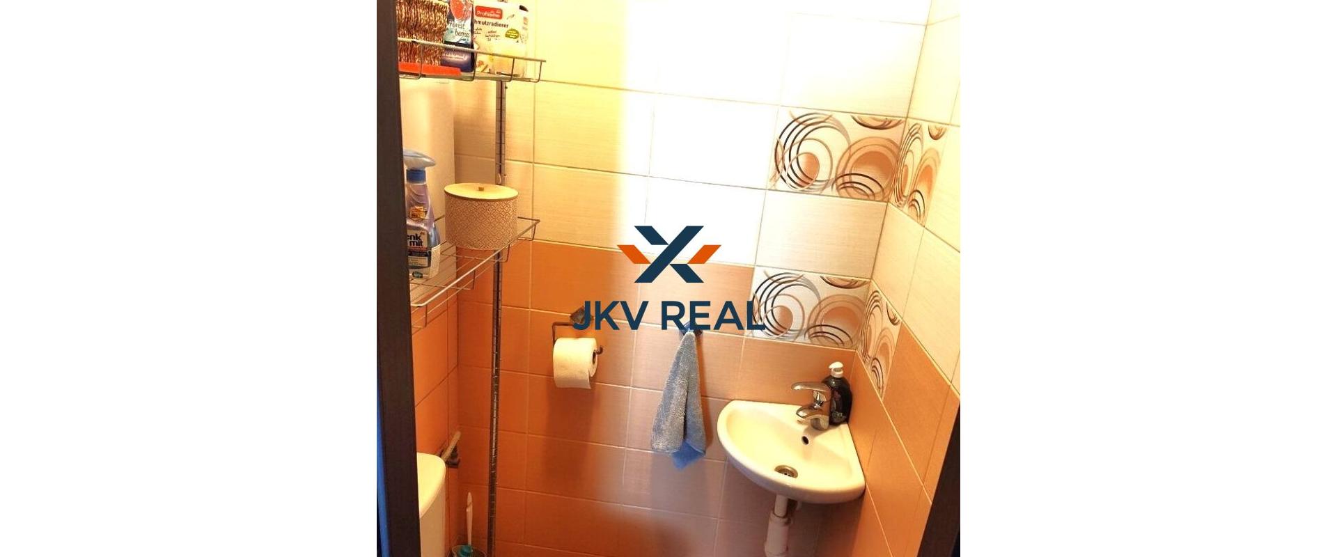 JKV REAL Vám ponúka pekný, priestranný 3 izbový byt na predaj v Centre Malaciek