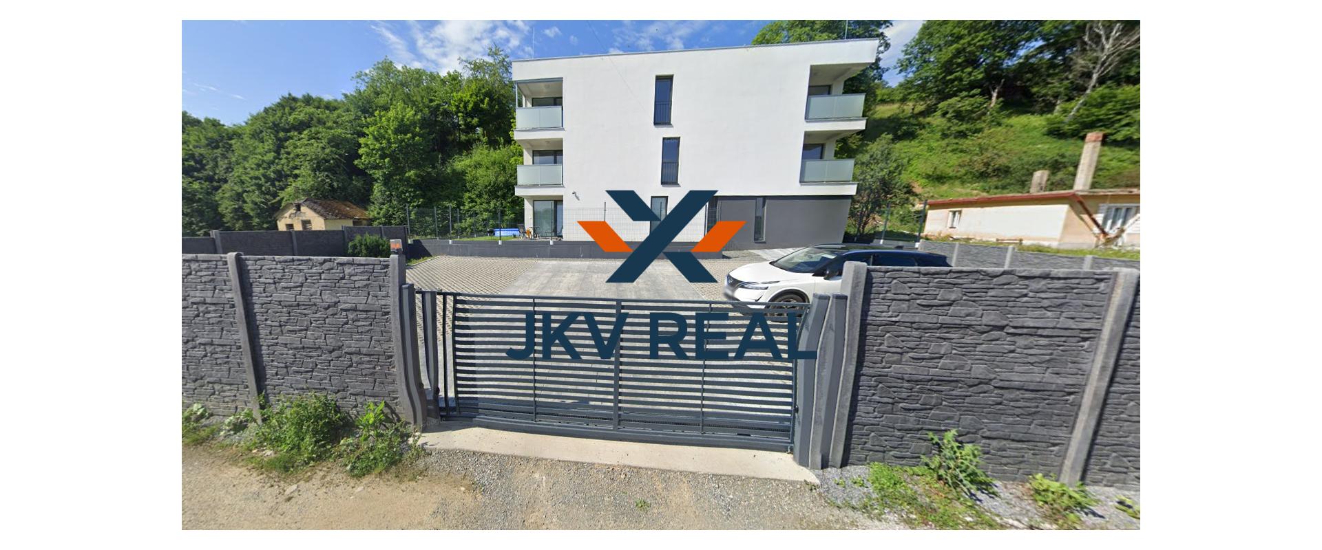 Moderný4 izbový byt so záhradkou