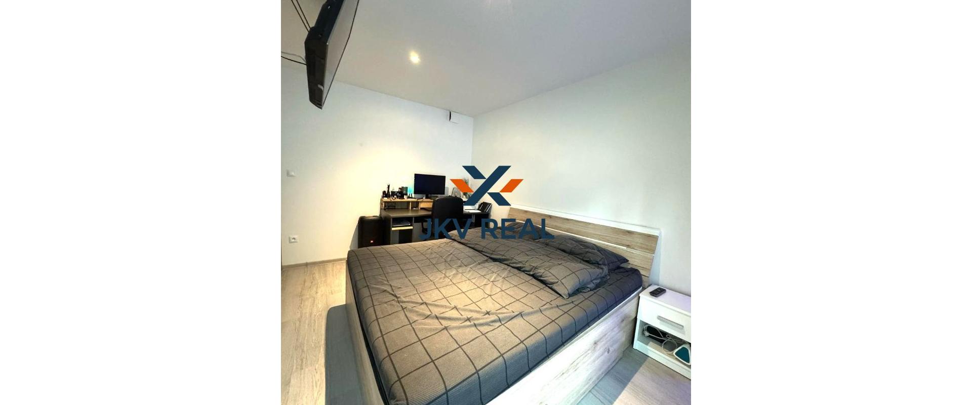 Moderný4 izbový byt so záhradkou