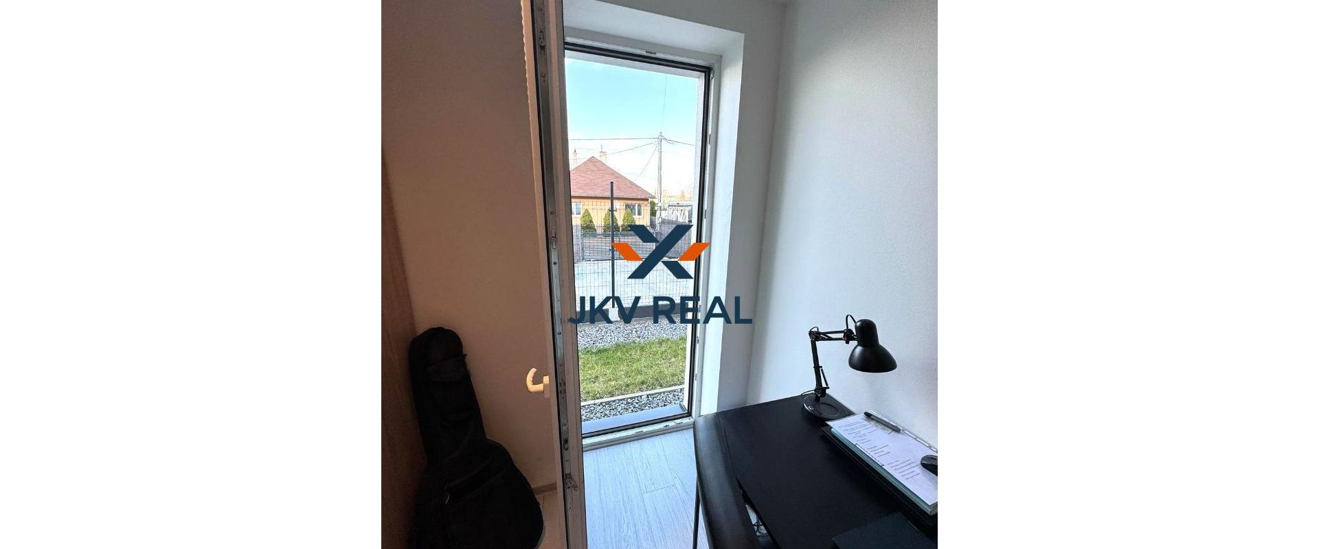 Moderný4 izbový byt so záhradkou