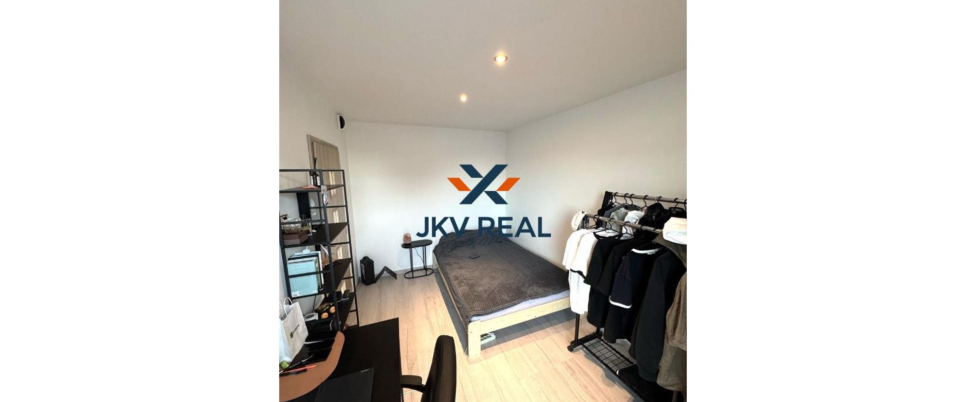 Moderný4 izbový byt so záhradkou