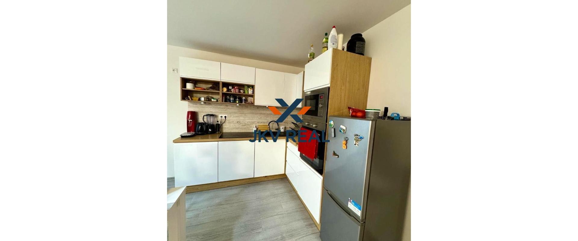 Moderný4 izbový byt so záhradkou