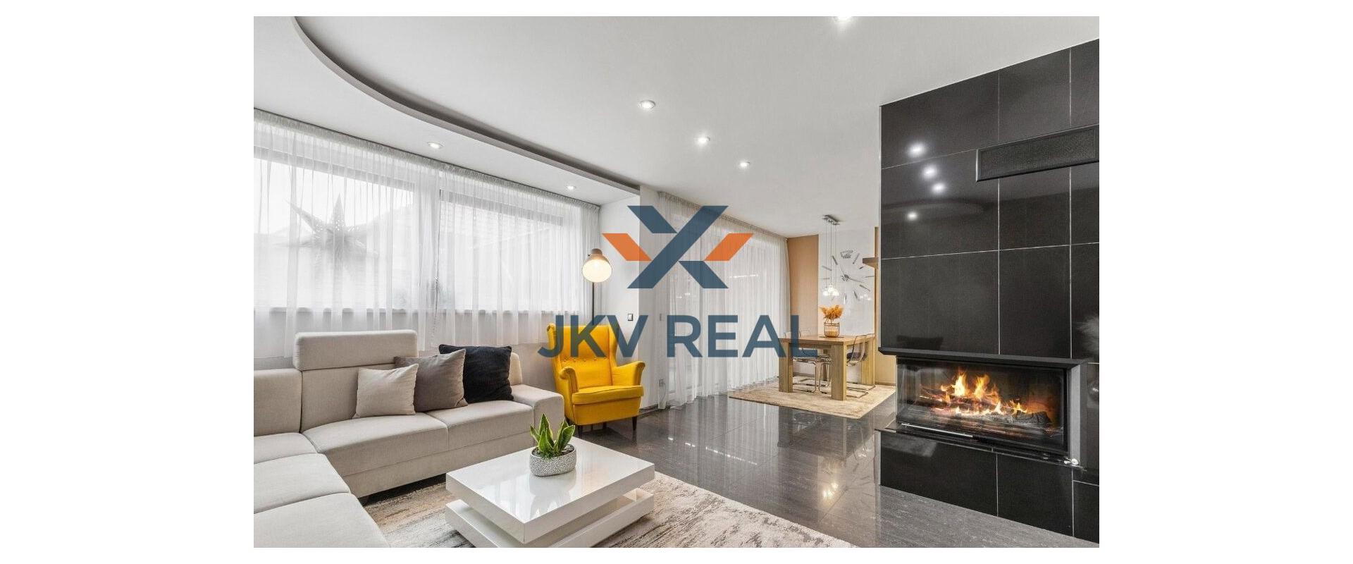 Na predaj 4-izbový rodinný dom  v dvojdome v obci Blatné