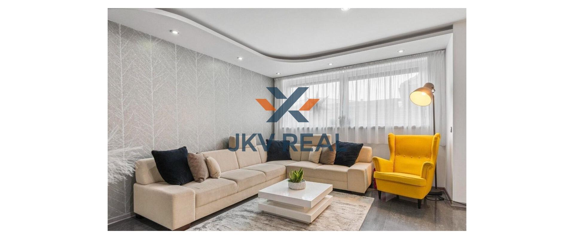 Na predaj 4-izbový rodinný dom  v dvojdome v obci Blatné