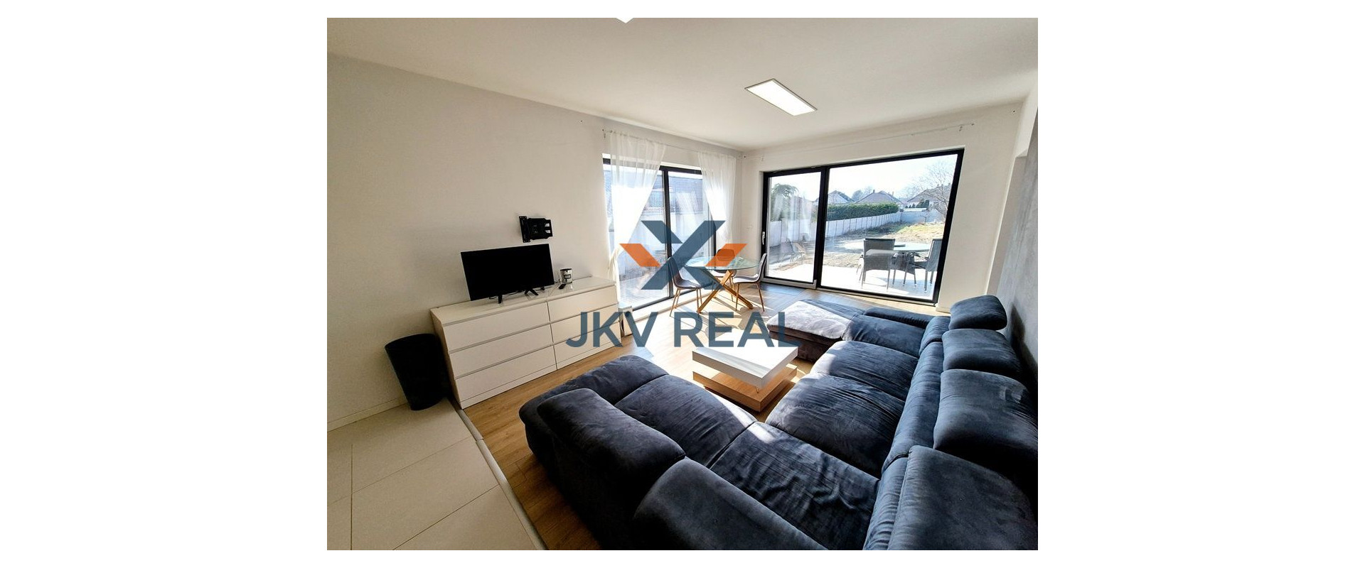 3D OBHLIADKA! NA PREDAJ 4-IZBOVÝ RODINNÝ DOM S TERASOU A VEĽKÝM SLNEČNÝM POZEMKOM