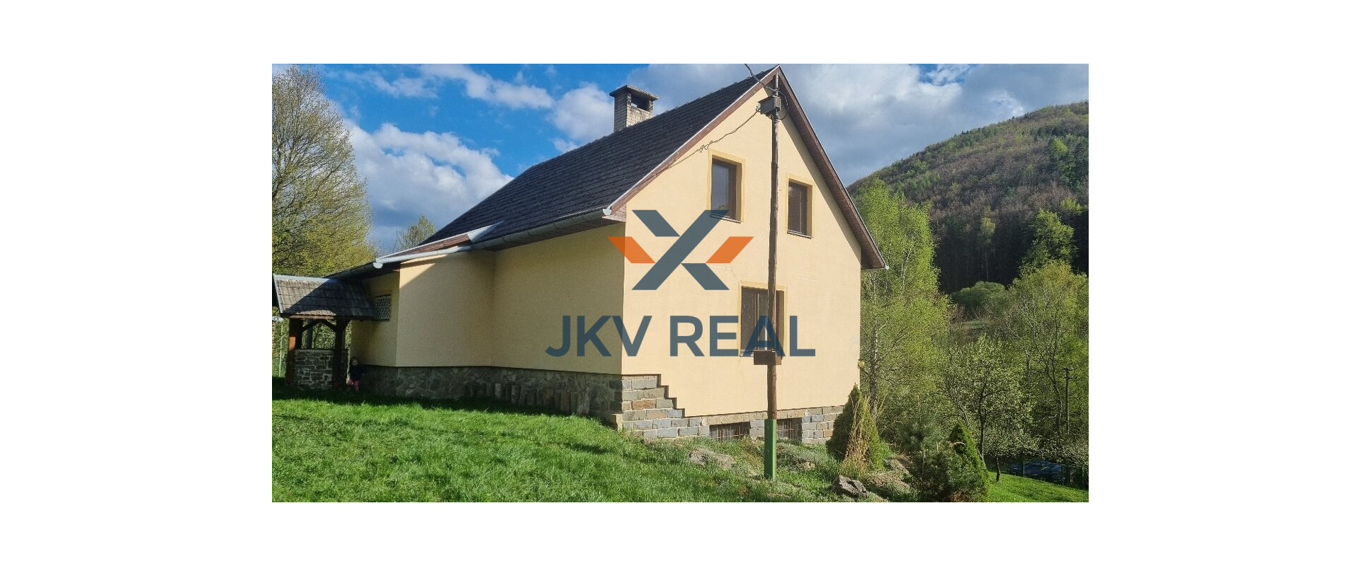 Na predaj rekreačná chata s veľkým pozemkom.