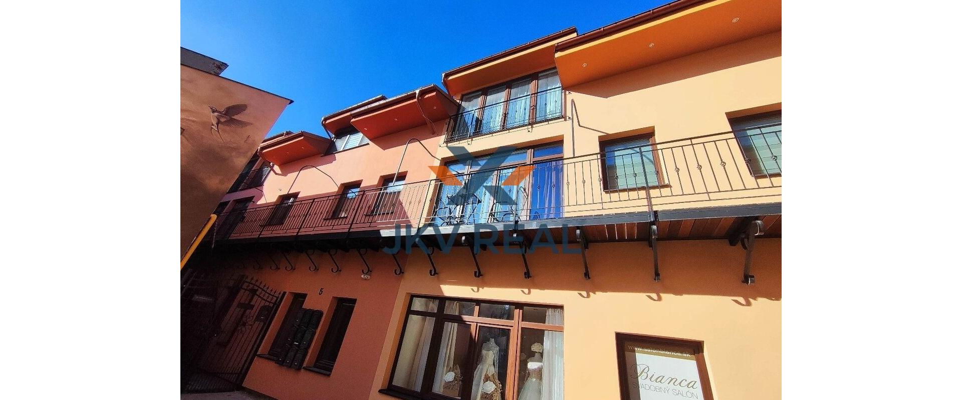 Luxusný Byt v nadstavbe historickej budovy, Prešov