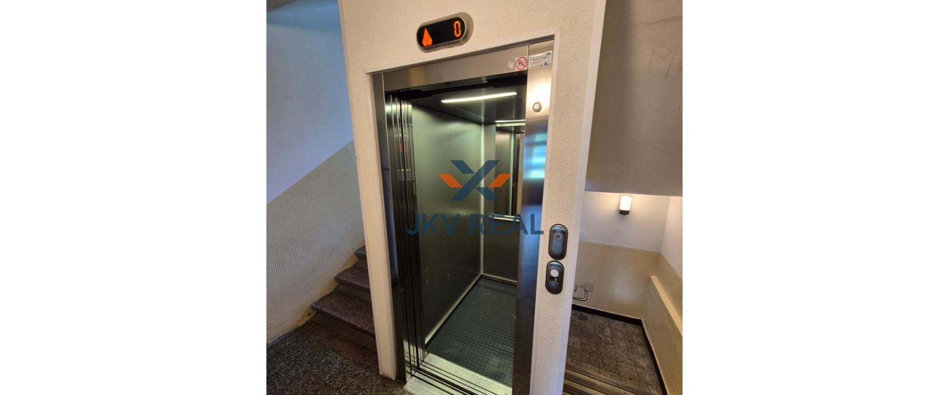 Na prenájom: Priestranný 2-izbový byt v Ružinove, ul. Andreja Mráza