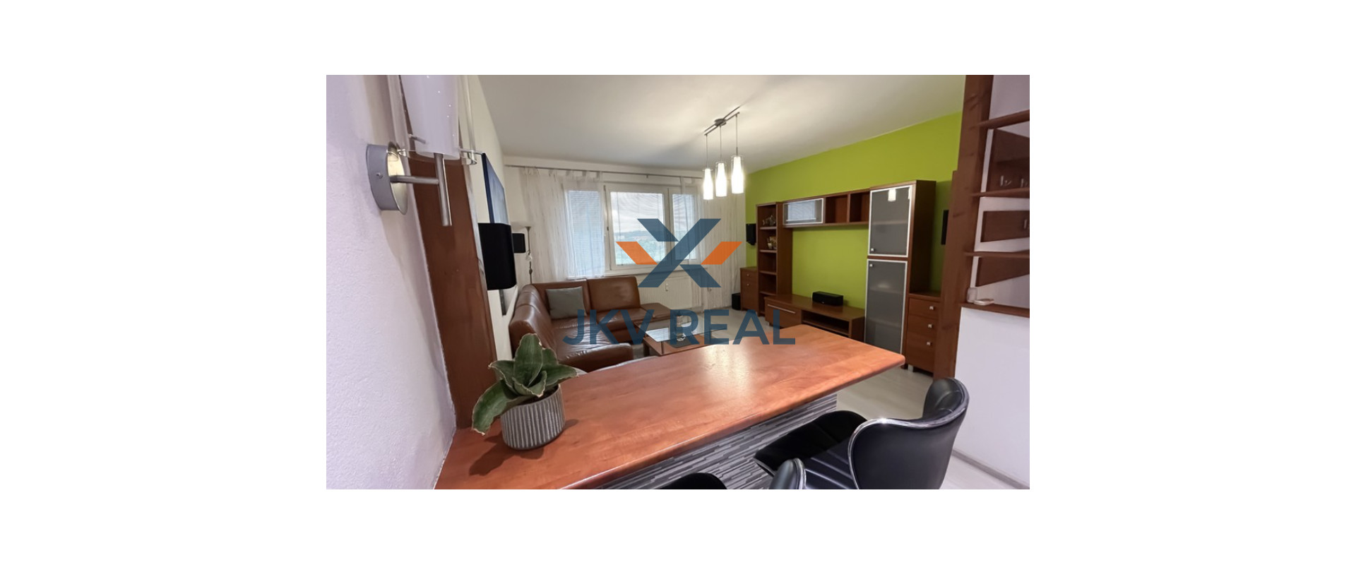 REZERVOVANÝ - Na predaj 4 izbový byt v Petržalke na Bzovickej ulici