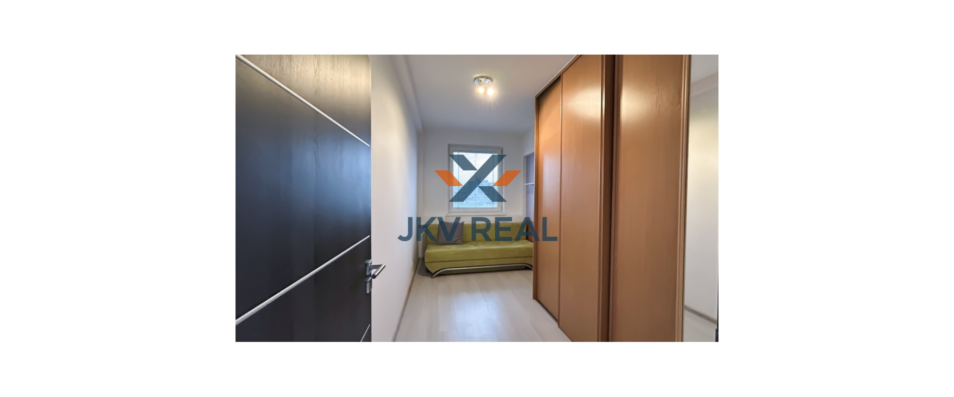 REZERVOVANÝ - Na predaj 4 izbový byt v Petržalke na Bzovickej ulici