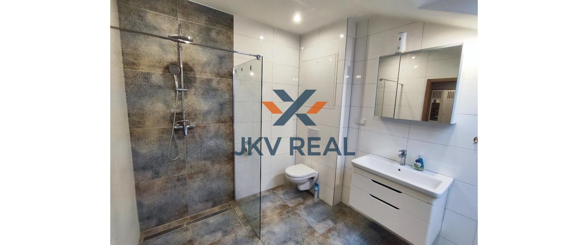 Luxusný Byt v nadstavbe historickej budovy, Prešov