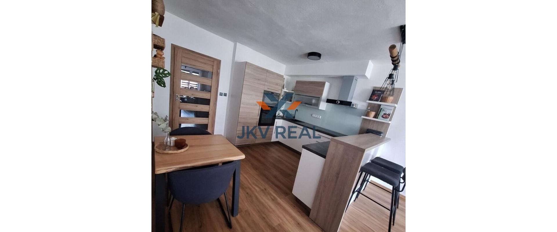 Na predaj pekný 3-izbový byt v Trenčianskych Tepliciach