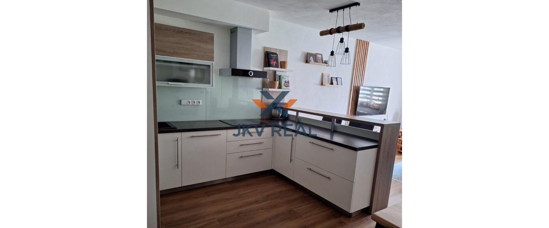 Na predaj pekný 3-izbový byt v Trenčianskych Tepliciach