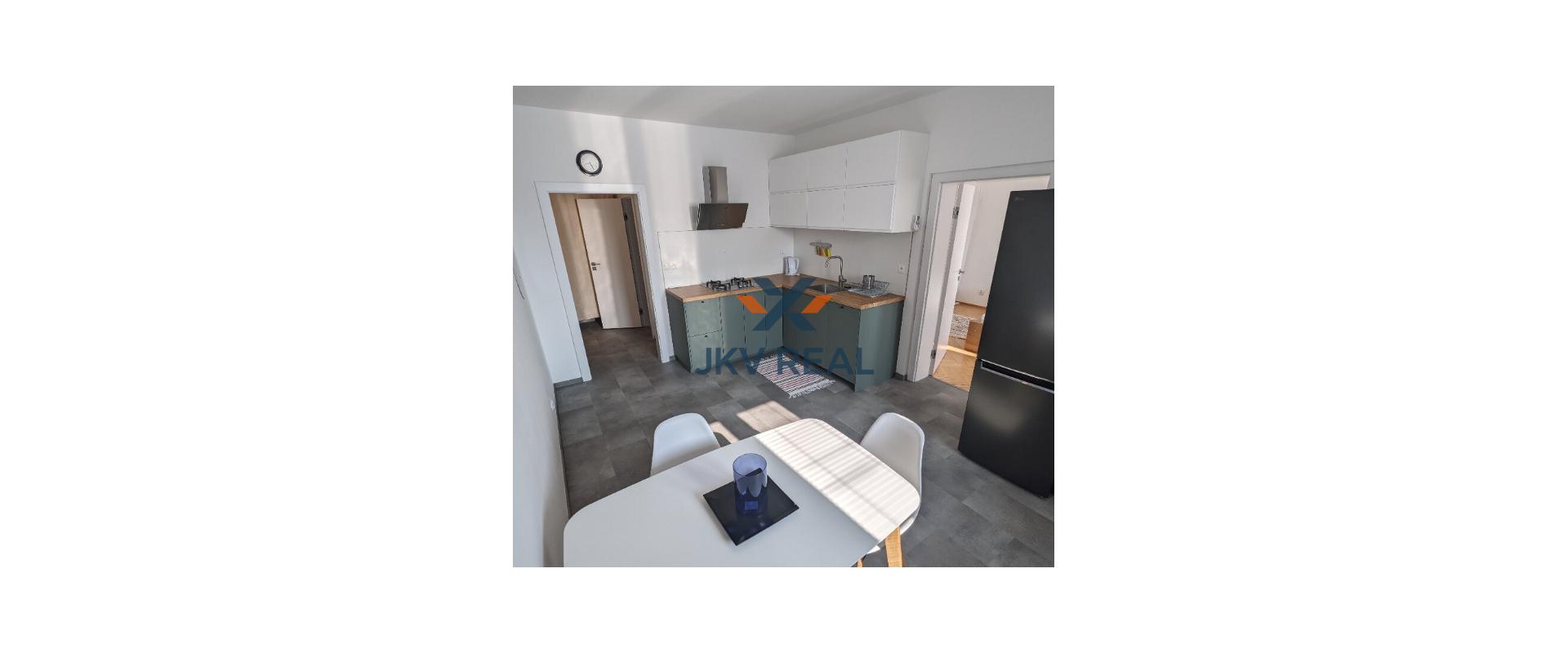 Na prenájom 2 izbový byt v Starom meste na Bukureštskej ulici