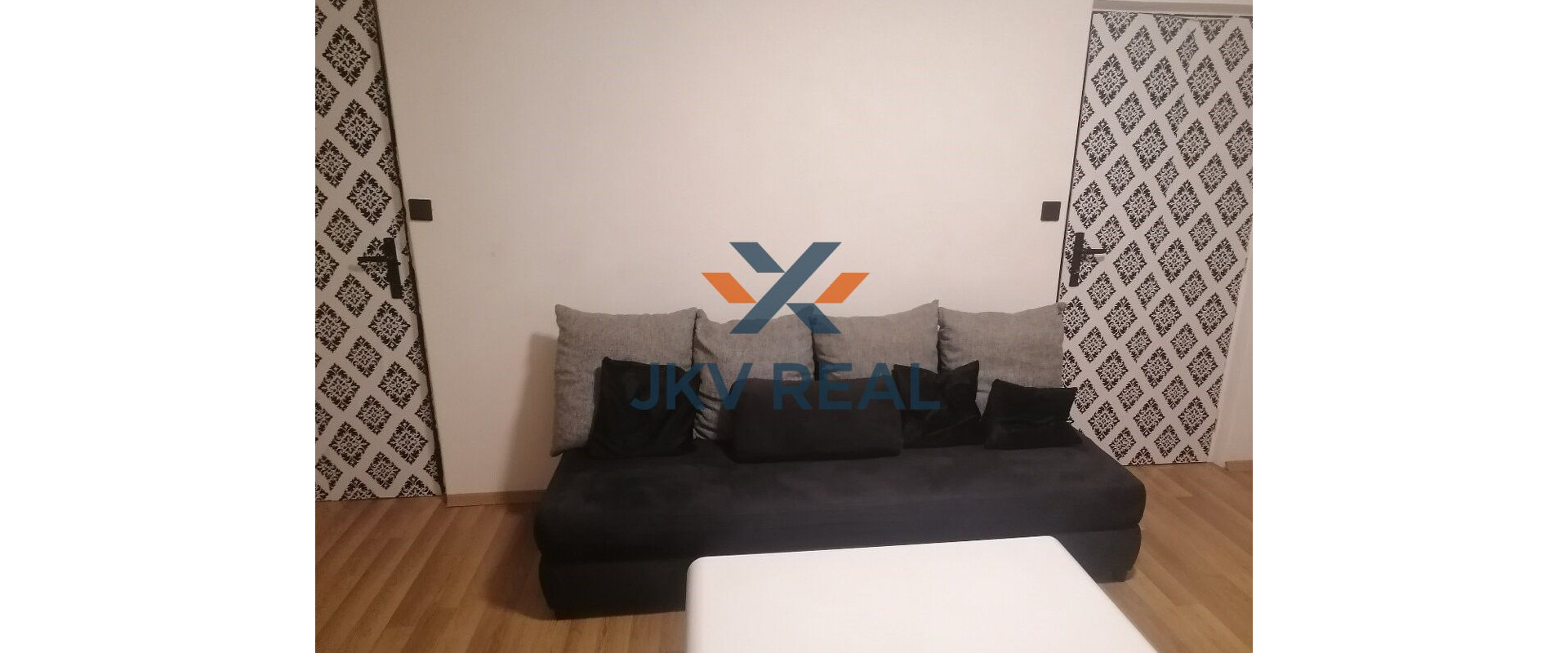 Ponúkame na prenájom 2-izbový byt v tichej lokalite v Banskej Bystrici časť Fončorda.