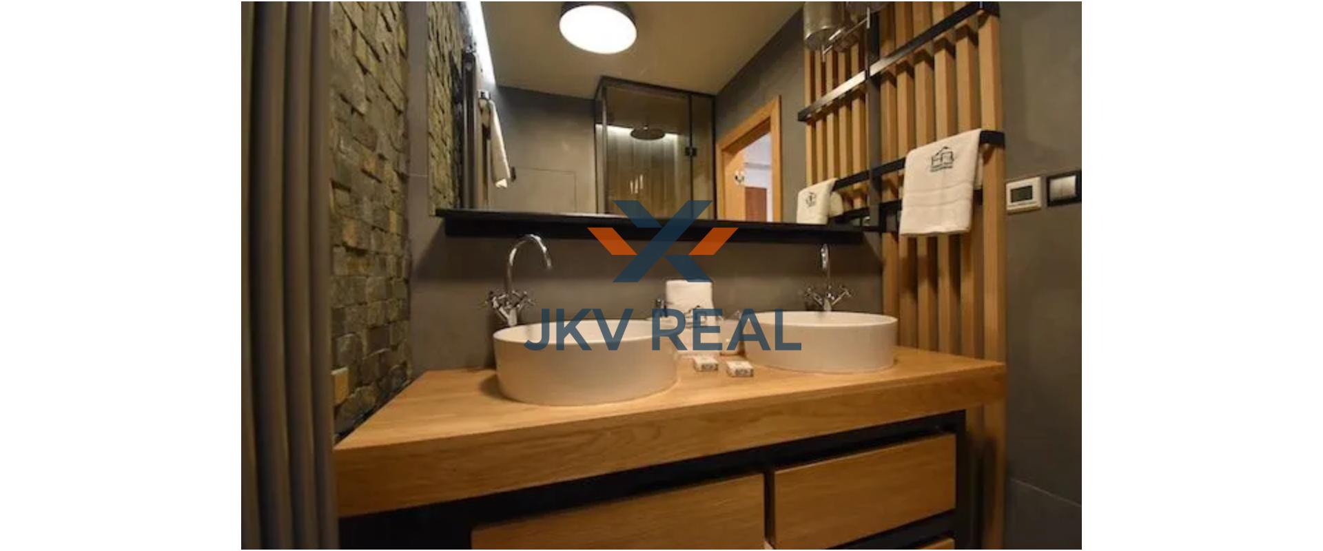 JKVreal ponúka na predaj nadštandardný apartmán v prestížnom rezorte Hrebienok Resort II – priamo v srdci Starého Smokovca