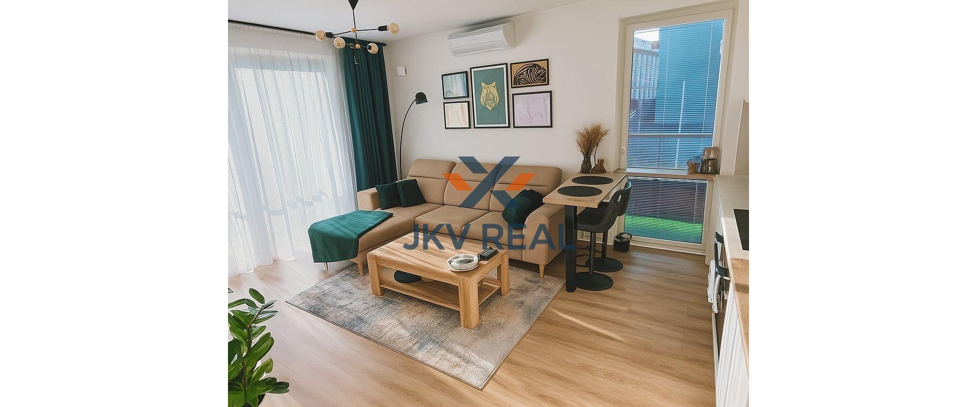 Na predaj štýlový 2-izbový apartmán s veľkou lodžiou a parkovaním v Urban Residence