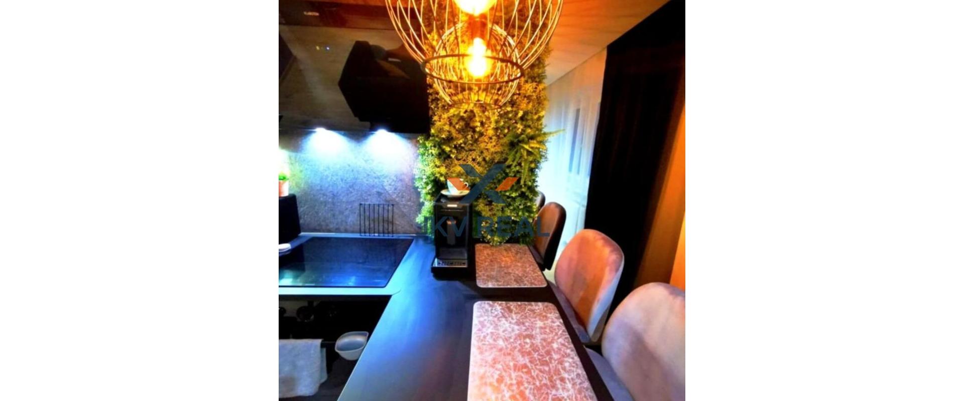 Nadherný luxusný 2 a pol izb. byt na prenájom v centre PD