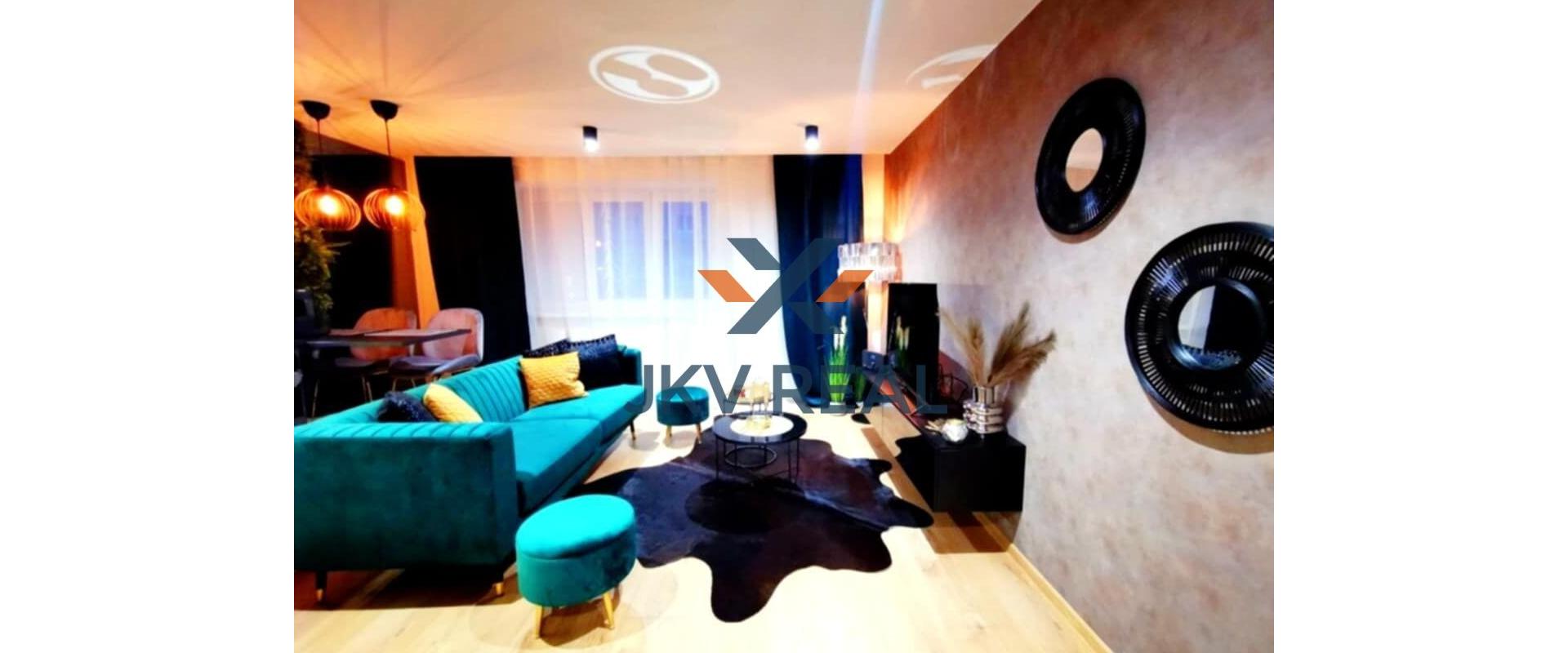 Nadherný luxusný 2 a pol izb. byt na prenájom v centre PD