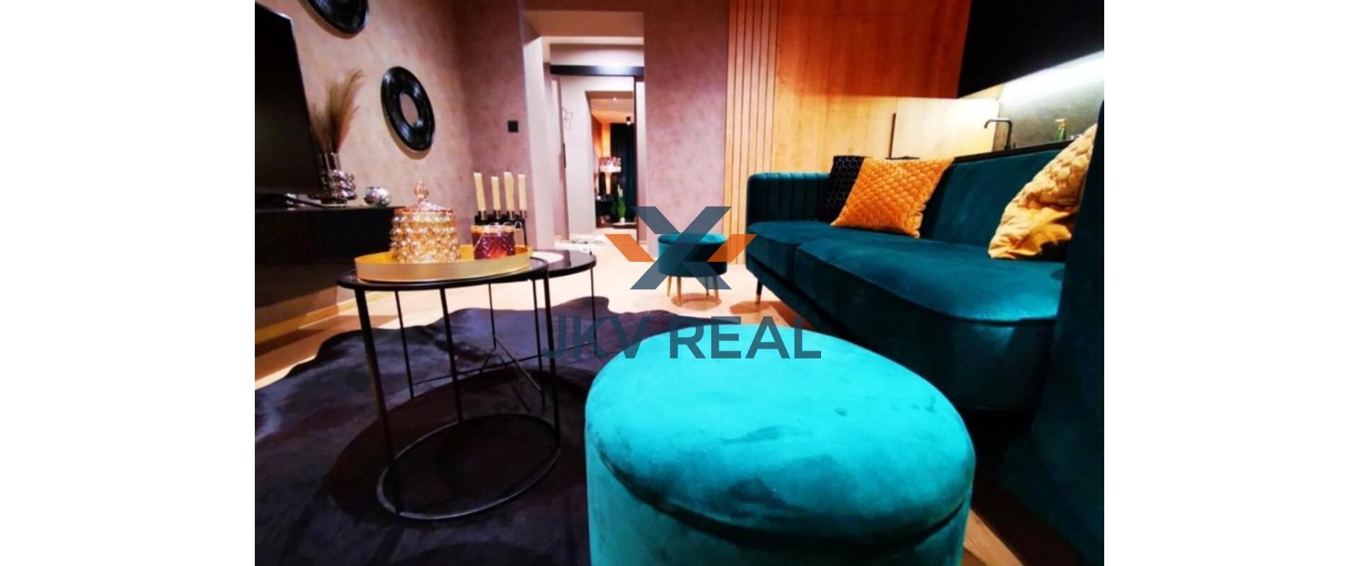 Nadherný luxusný 2 a pol izb. byt na prenájom v centre PD