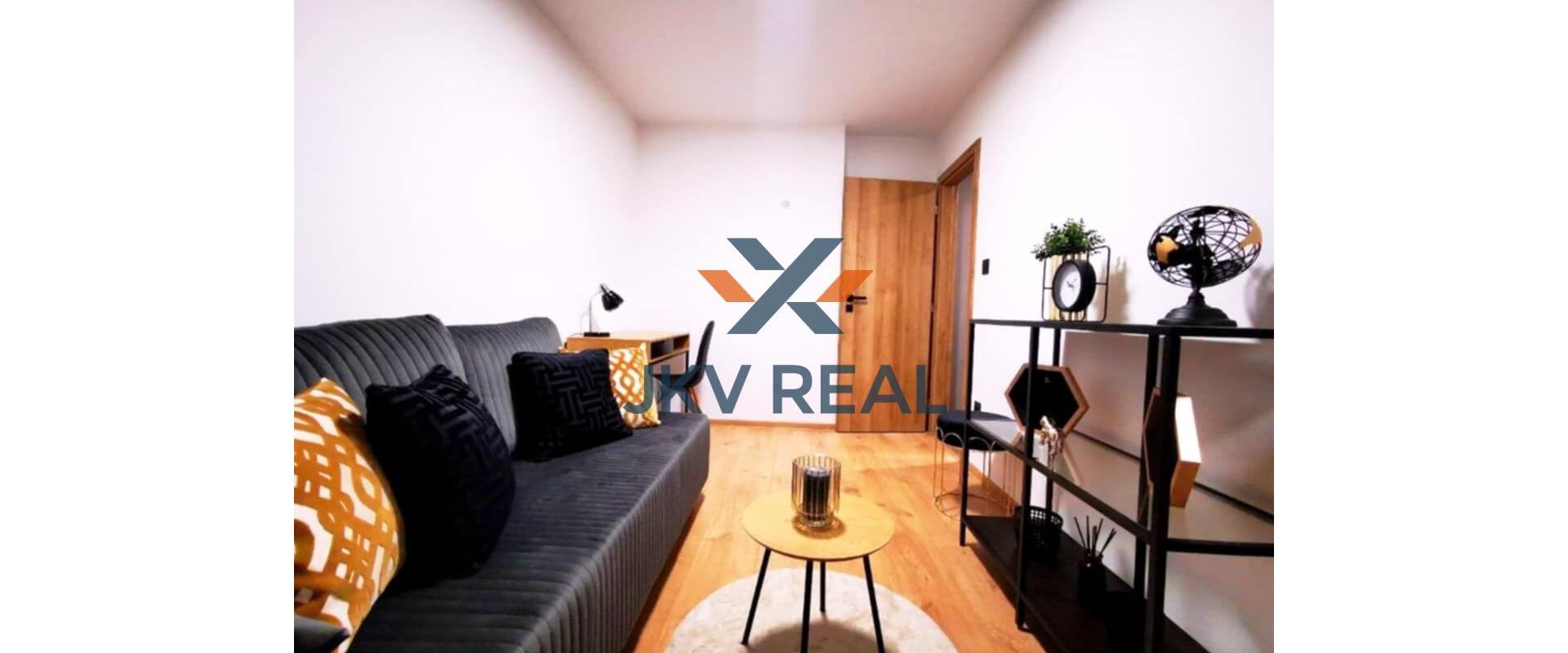 Nadherný luxusný 2 a pol izb. byt na prenájom v centre PD