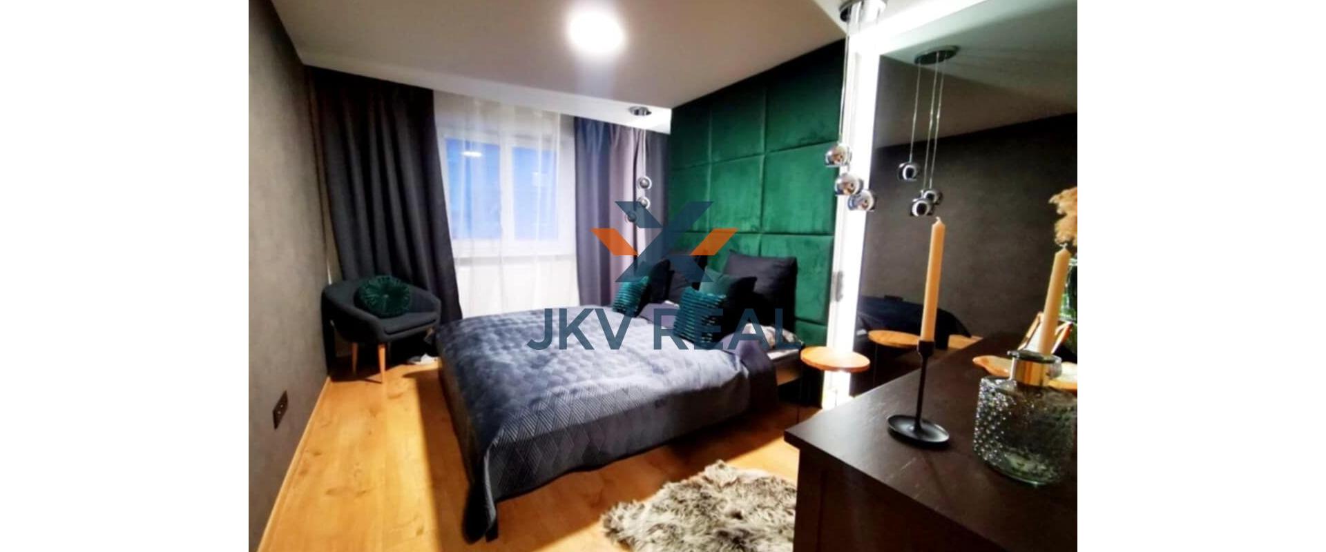 Nadherný luxusný 2 a pol izb. byt na prenájom v centre PD