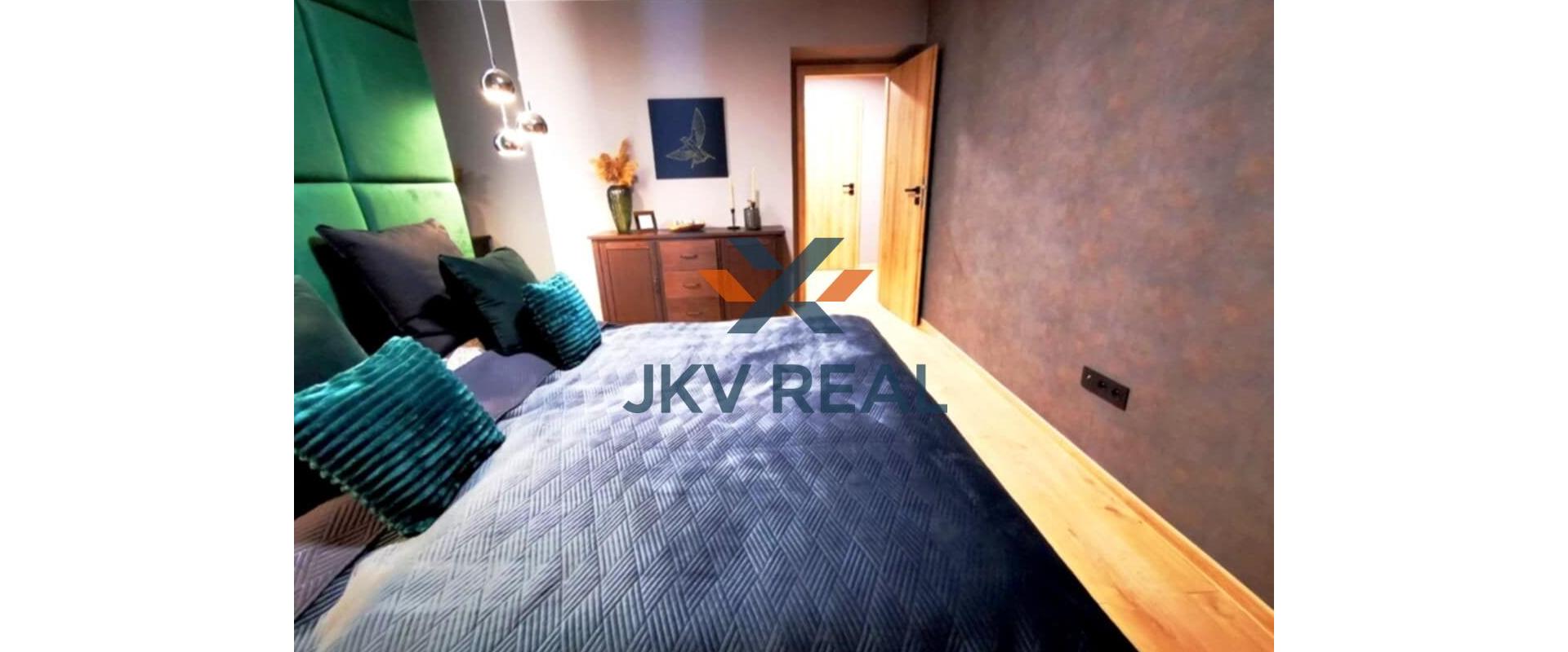 Nadherný luxusný 2 a pol izb. byt na prenájom v centre PD