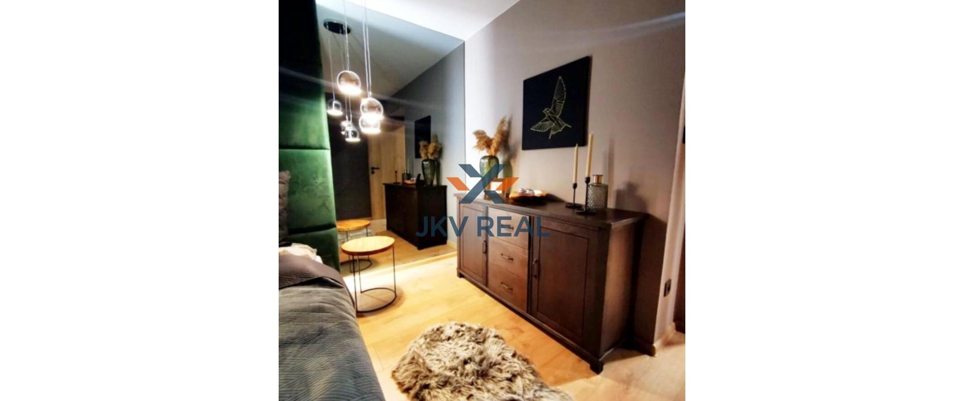 Nadherný luxusný 2 a pol izb. byt na prenájom v centre PD