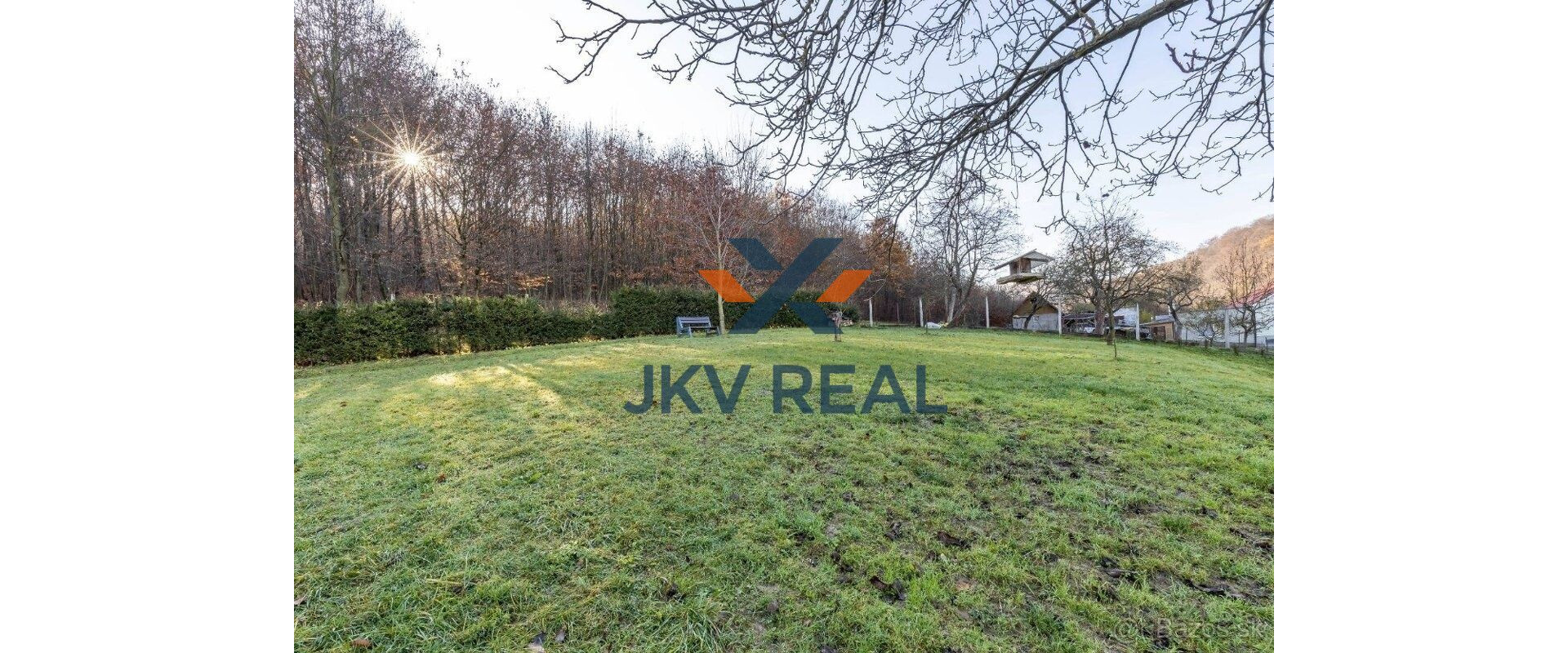 NA PREDAJ: Luxusný 4-izbový bungalov s pozemkom snov