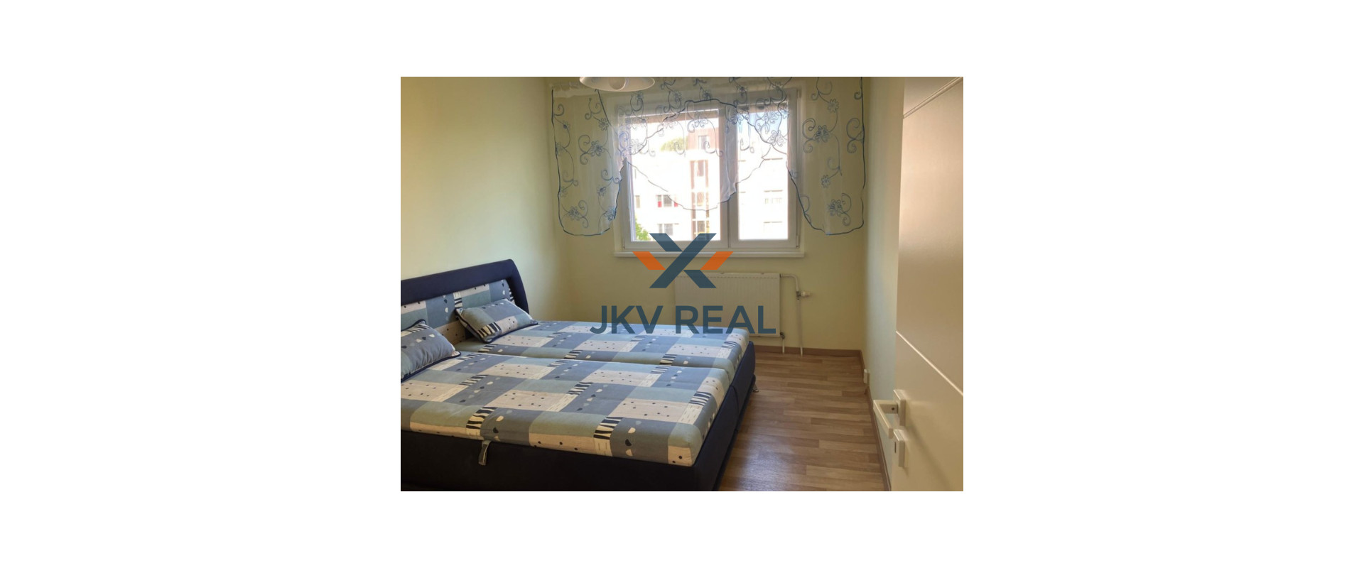 Na prenájom 4 izbový byt v Petržalke na Ambroseho ulici