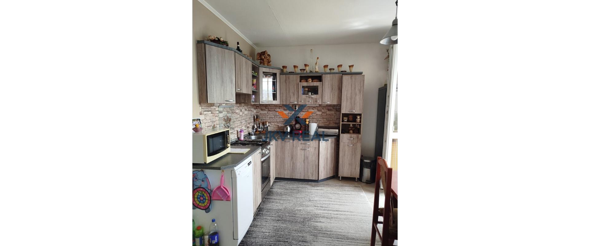 Predám priestranný 2,5-izbový byt na sídlisku Mier, Spišská Nová Ves