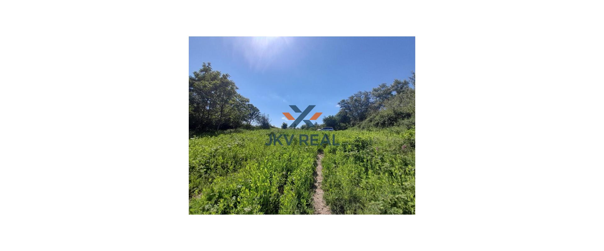 Na predaj pozemok v Lamači s výhľadom na Karpaty