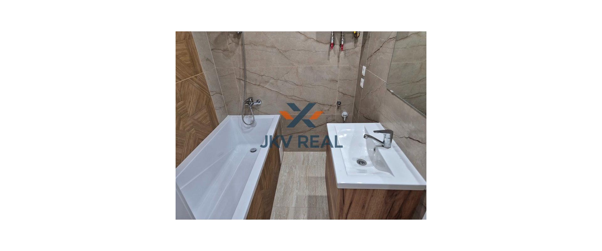 ZNÍŽENÁ CENA! PREDAJ 3,5-IZBOVÝ BYT PO NOVEJ REKONŠTRUKCII, STARÉ MESTO