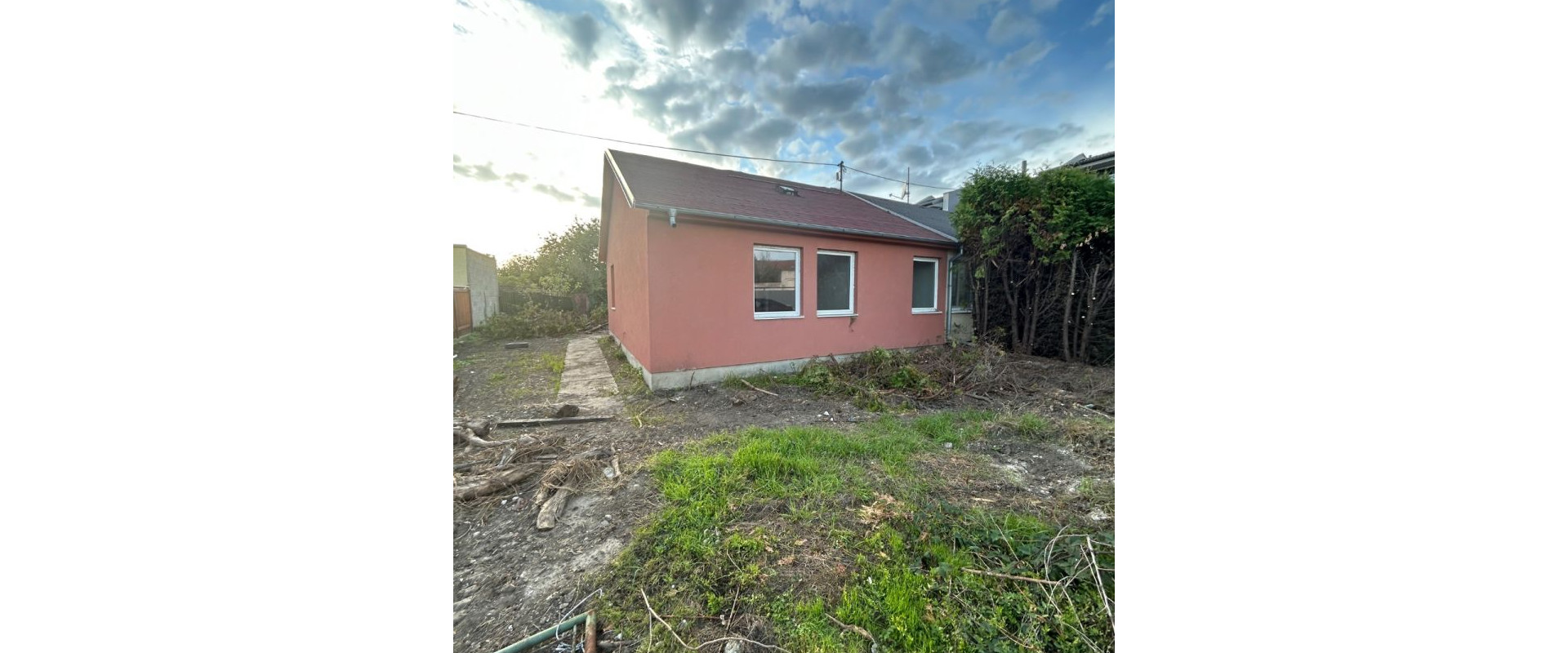 NA PREDAJ RODINNÝ DOM V SENCI