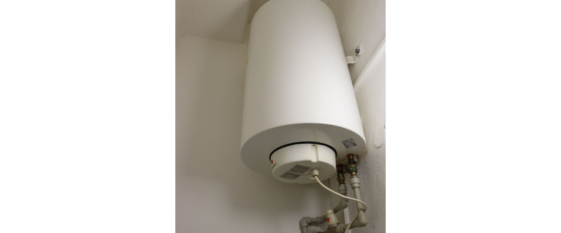 Štýlový a moderný priestor na prenájom v centre Levíc – ideálne pre váš biznis!