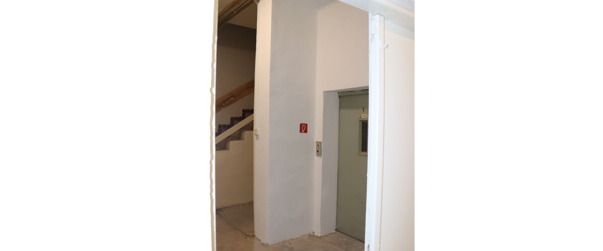 Štýlový a moderný priestor na prenájom v centre Levíc – ideálne pre váš biznis!